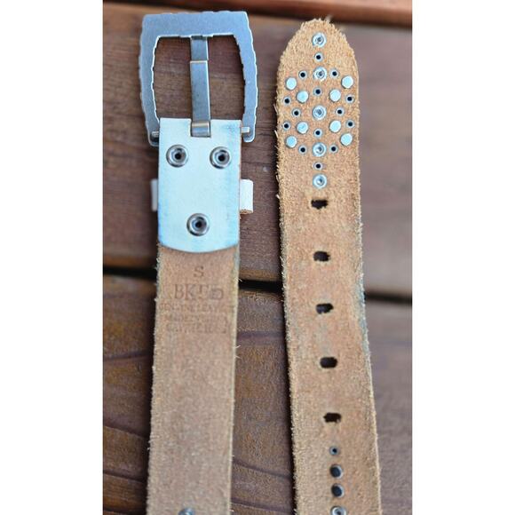 BKE Distressed White Leather Rhinestone Belt Sz S Antique Silver Western main image 7
